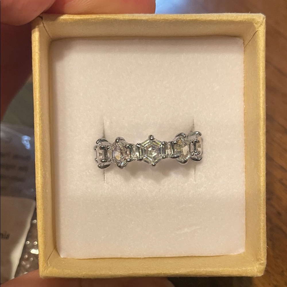 Bomb Party OG Collection size 8 Just Dazzle Me RG68925 hematite w/ diamond CZ